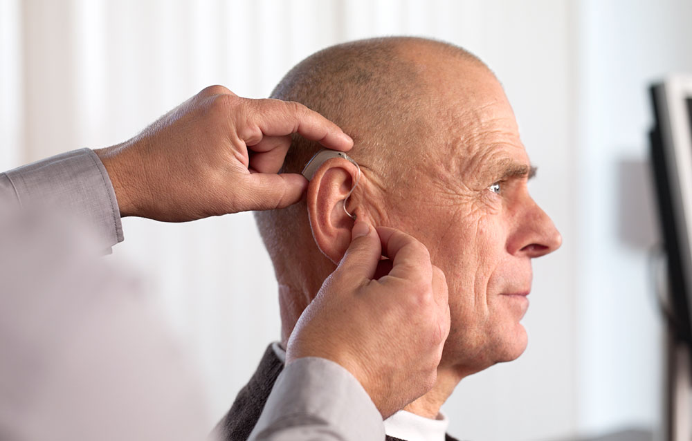 La pérdida auditiva aumenta el riesgo de padecer deterioro cognitivo y demencia